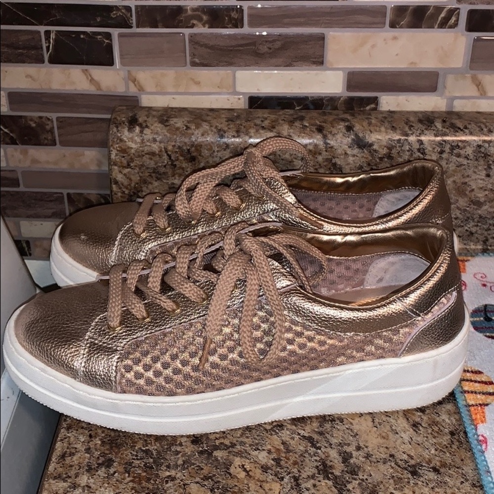 Women’s Sneakers